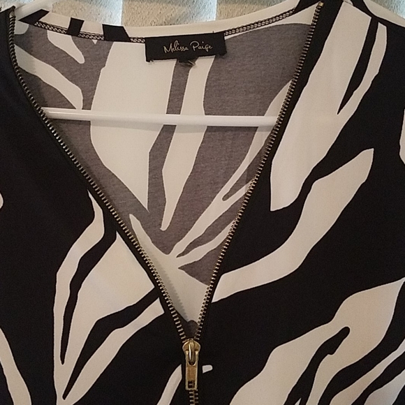 Top - Picture 2 of 4